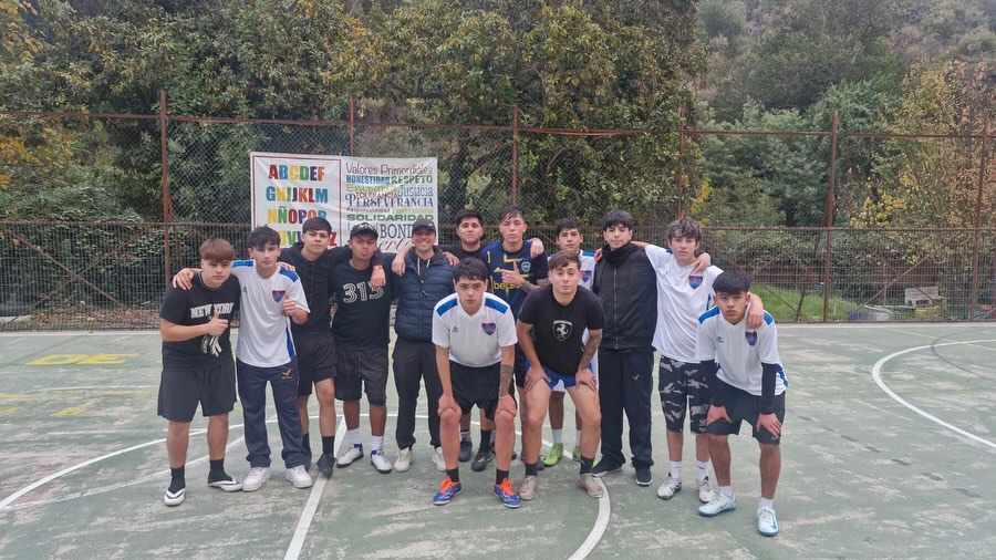PARTIDO AMISTOSO Taller de futbol vs ex estudiantes 4ºmedio 2025 🥅 ⚽️